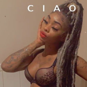 Meet your Posher, Amina